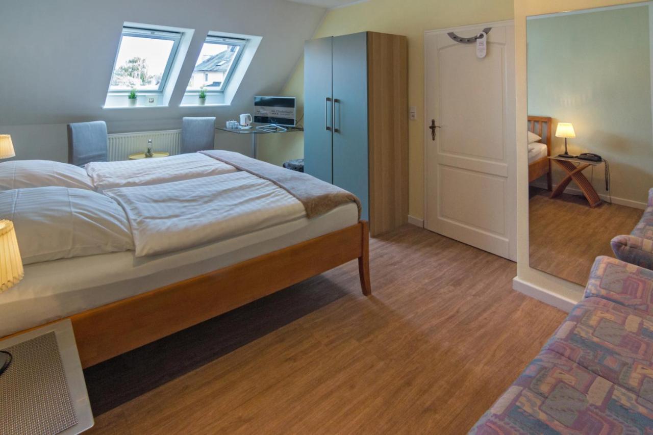 Hotel Am Elisabethufer Jever Kültér fotó